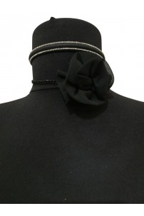 Çiçek Detaylı Taşlı Choker