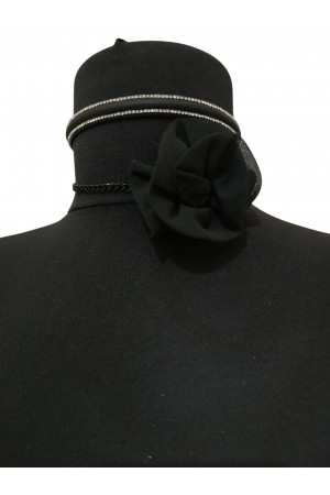 Çiçek Detaylı Taşlı Choker