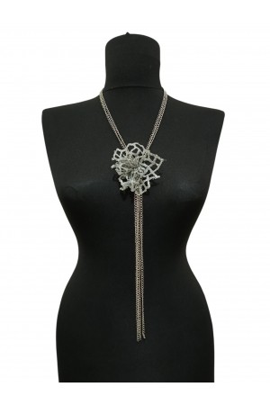 Gri Yaprak Çiçek Kolye