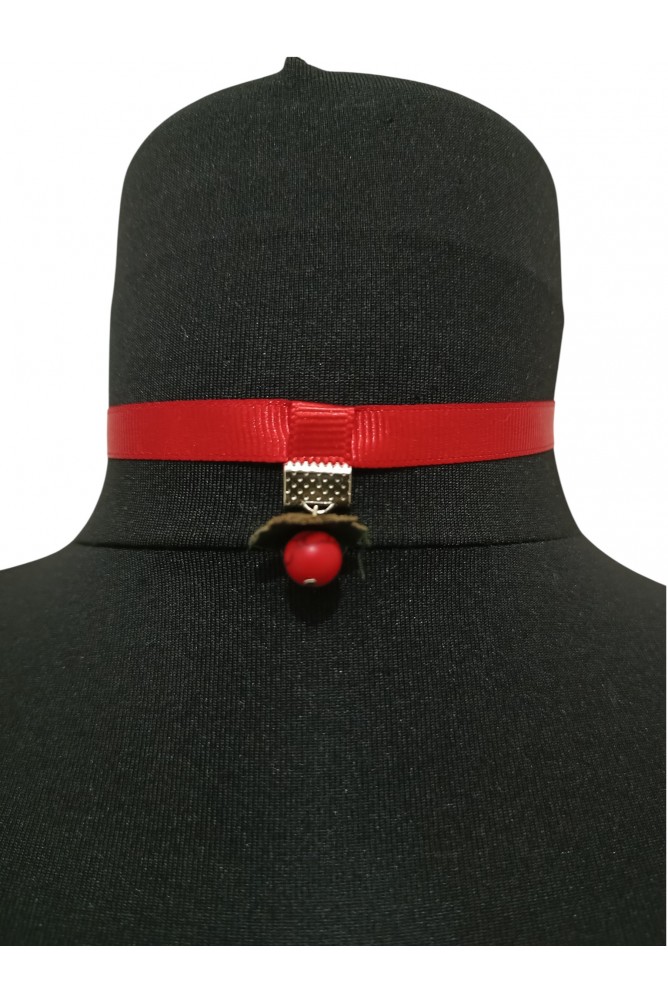 Kırmızı Kurdeleli Kolye