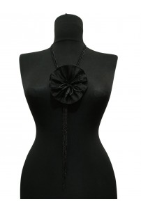 Siyah Büyük Çiçek Kolye