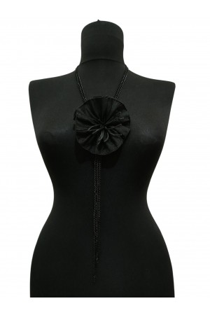 Siyah Büyük Çiçek Kolye