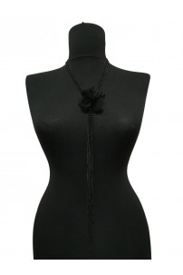 Siyah Küçük Çiçek Kolye